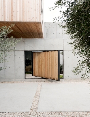 Robertson Design, Concrete Box House 04